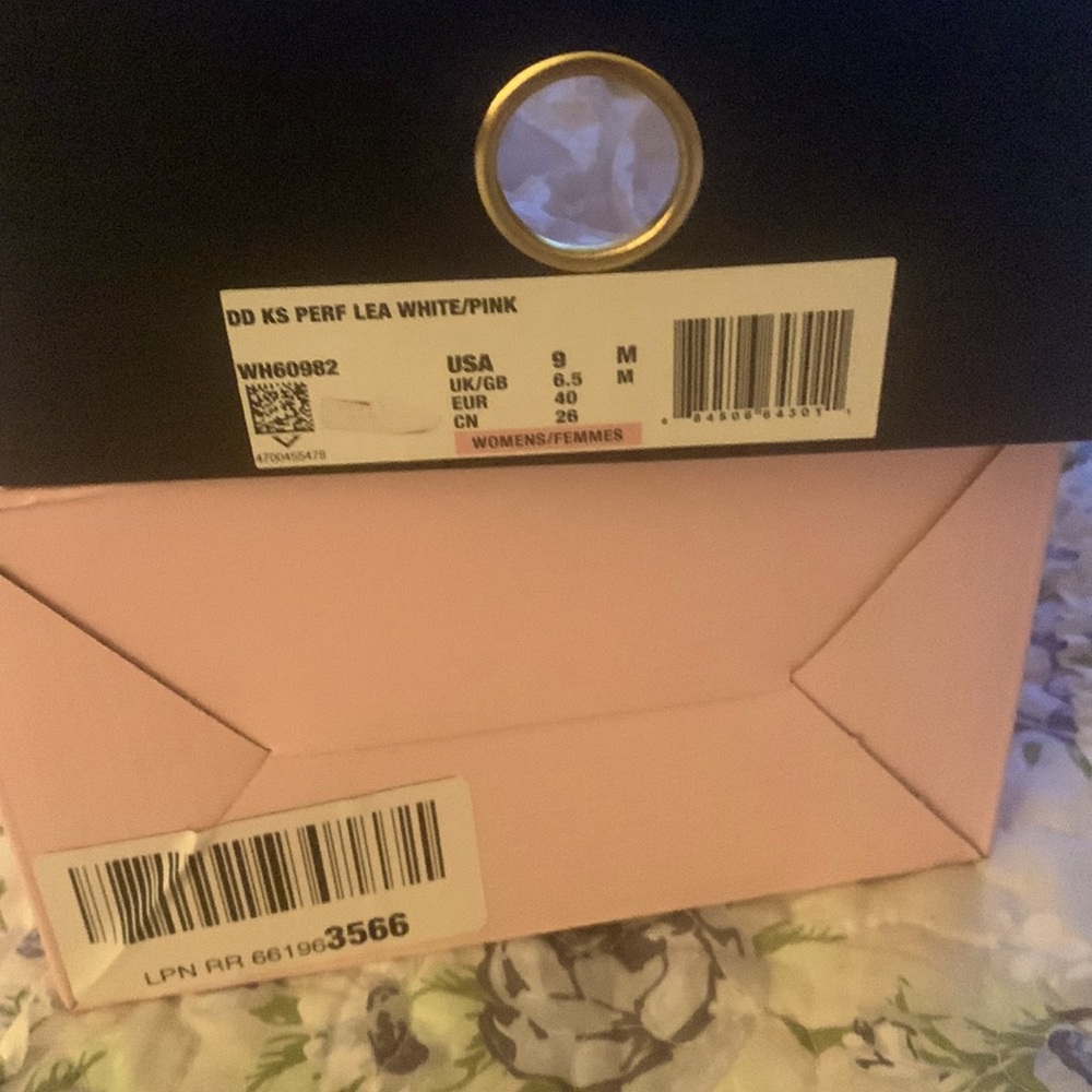 Kate Spade perforated Lea White/Pink loafer size 9